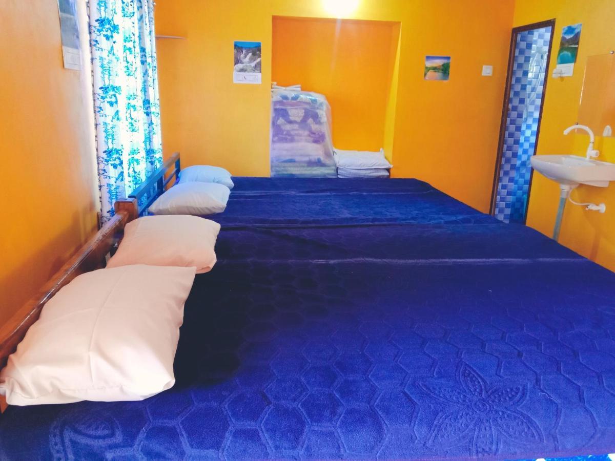 Santosh Homestay *